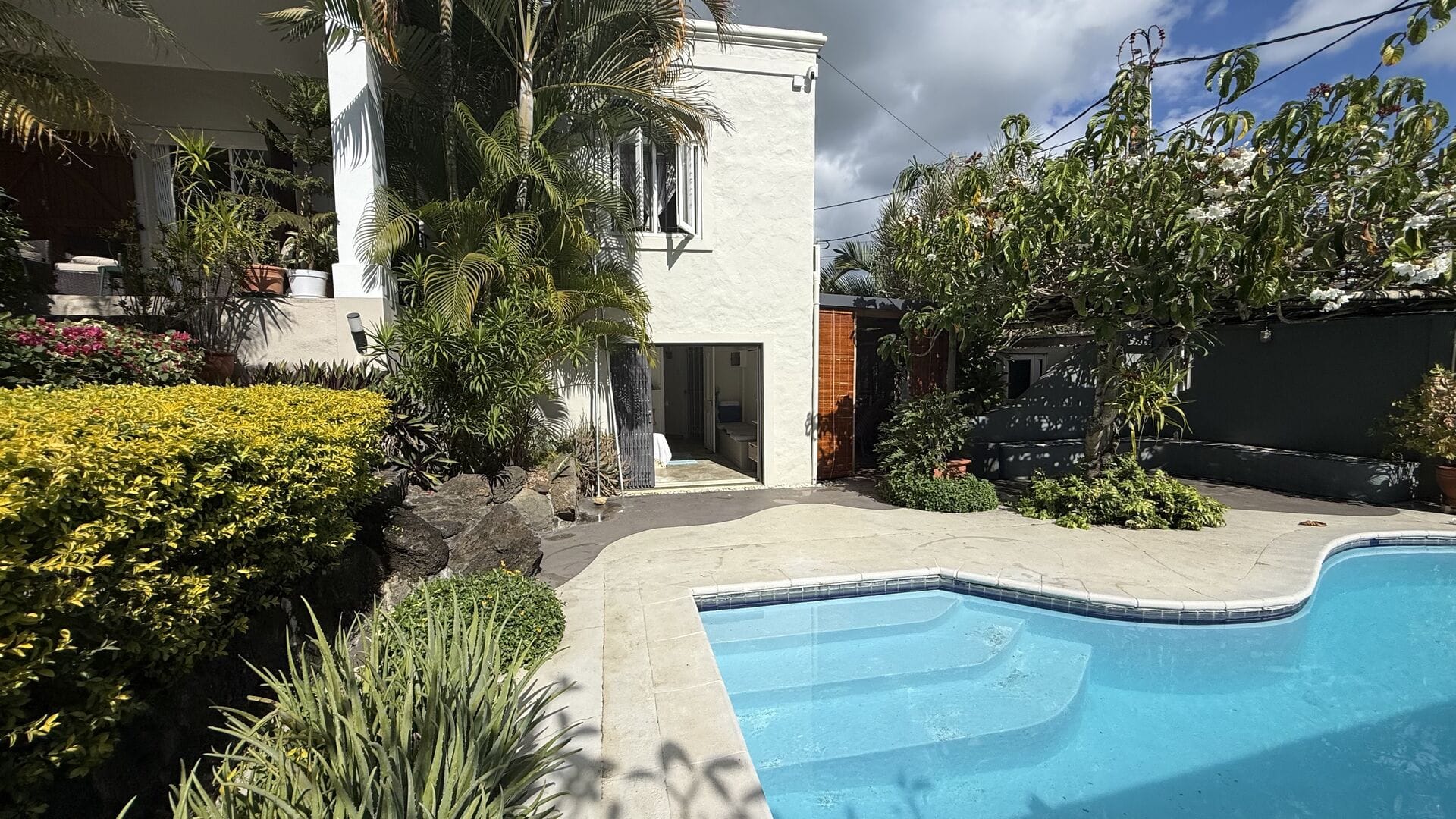 VILLA 3 CHAMBRES AVEC PISCINE ET SUITE INDÉPENDANTE – CALODYNE