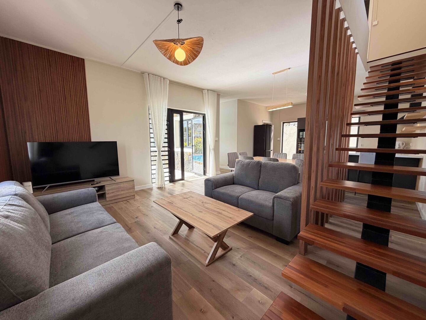 Villa neuve 3 chambres avec piscine privative à louer – Calodyne - Photo 5