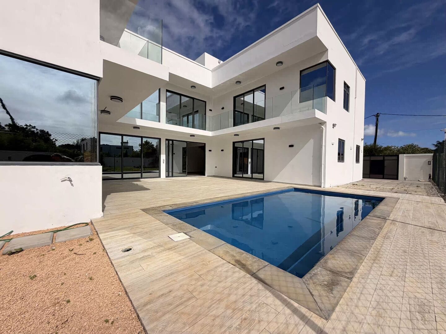Villa neuve 5 chambres non meublée à louer – Cap Malheureux