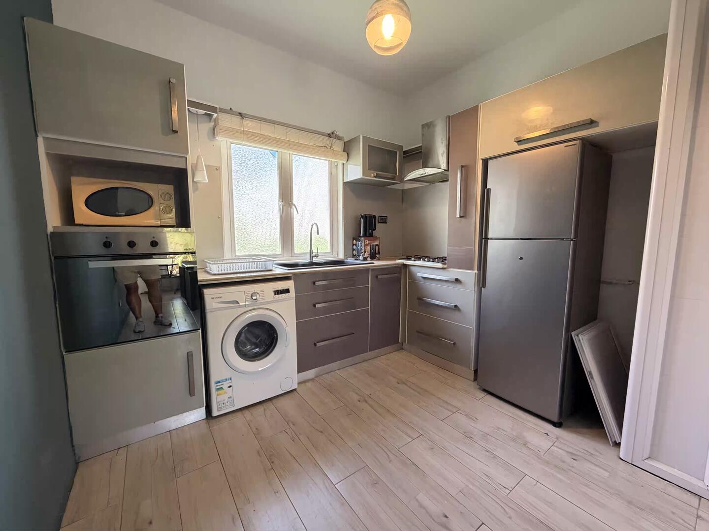 À louer – Triplex 3 chambres dans résidence sécurisée avec piscine à Grand Baie - Photo 3