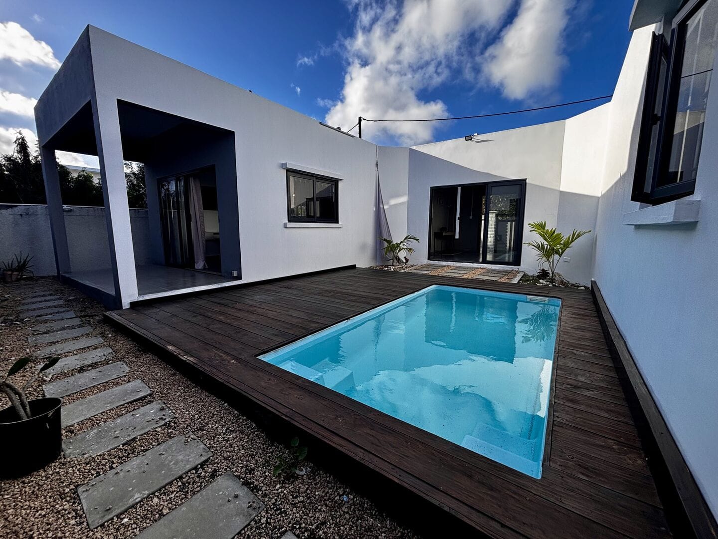 VILLA INDIVIDUELLE 2 CHAMBRES EN SUITE AVEC PISCINE – GRAND BAIE - Photo principale
