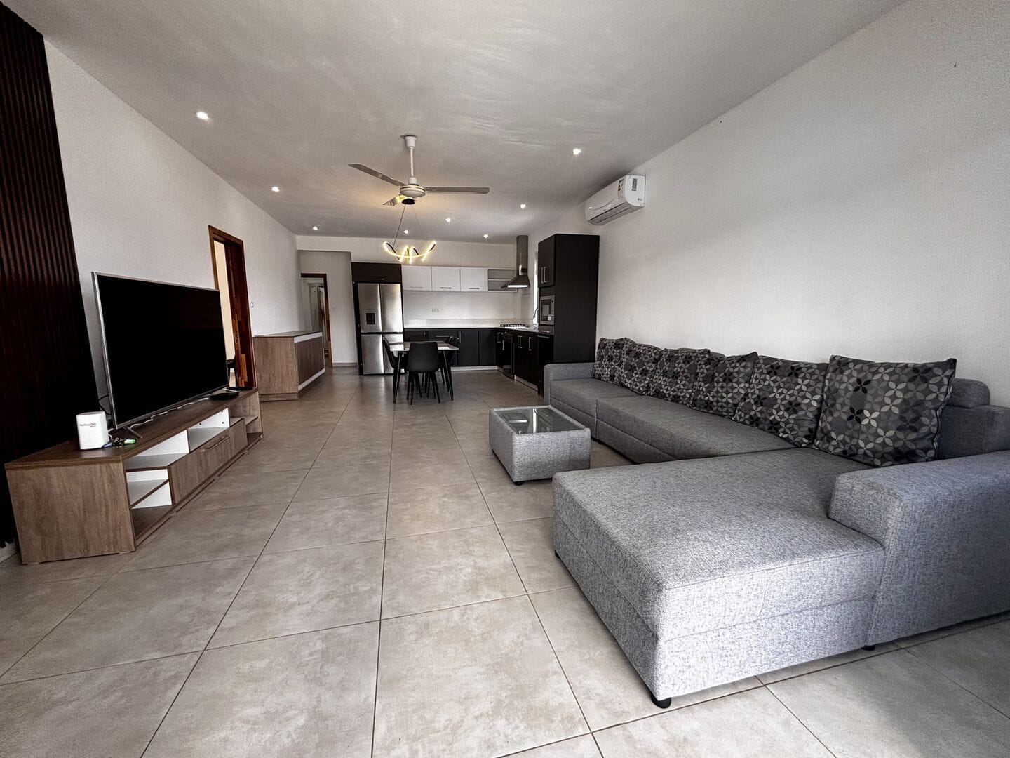 VILLA FAMILIALE 4 CHAMBRES AVEC PISCINE ET JARDIN – GRAND BAIE - Photo 3