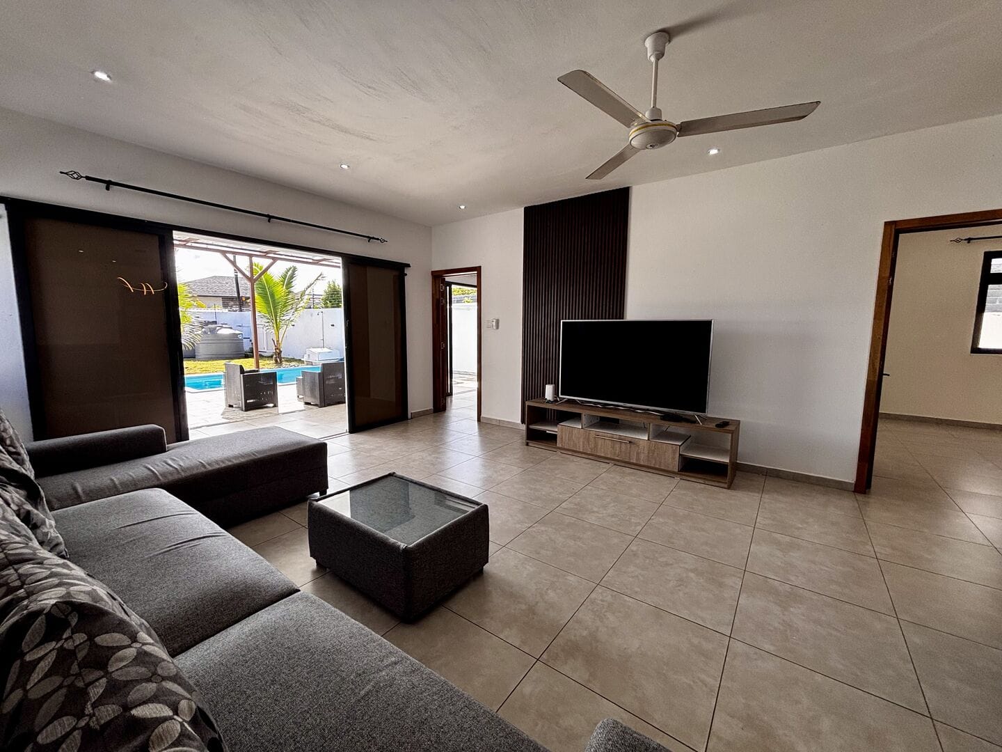 VILLA FAMILIALE 4 CHAMBRES AVEC PISCINE ET JARDIN – GRAND BAIE - Photo 5