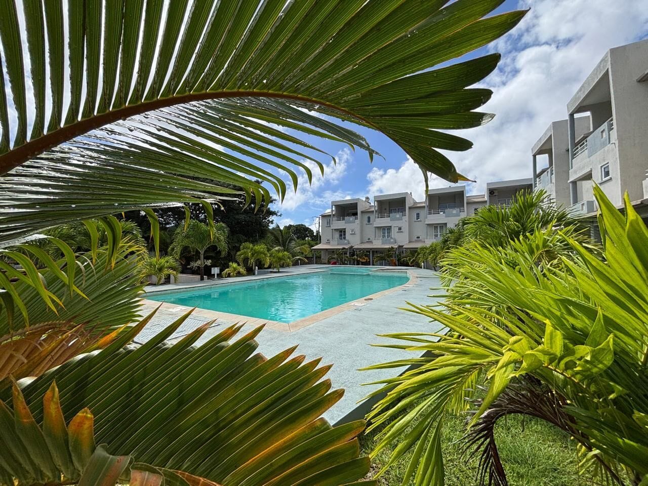 TRIPLEX AVEC JARDIN & SUITE PARENTALE TERRASSE – RÉSIDENCE CALME AVEC PISCINES À PÉREYBÈRE - Photo principale