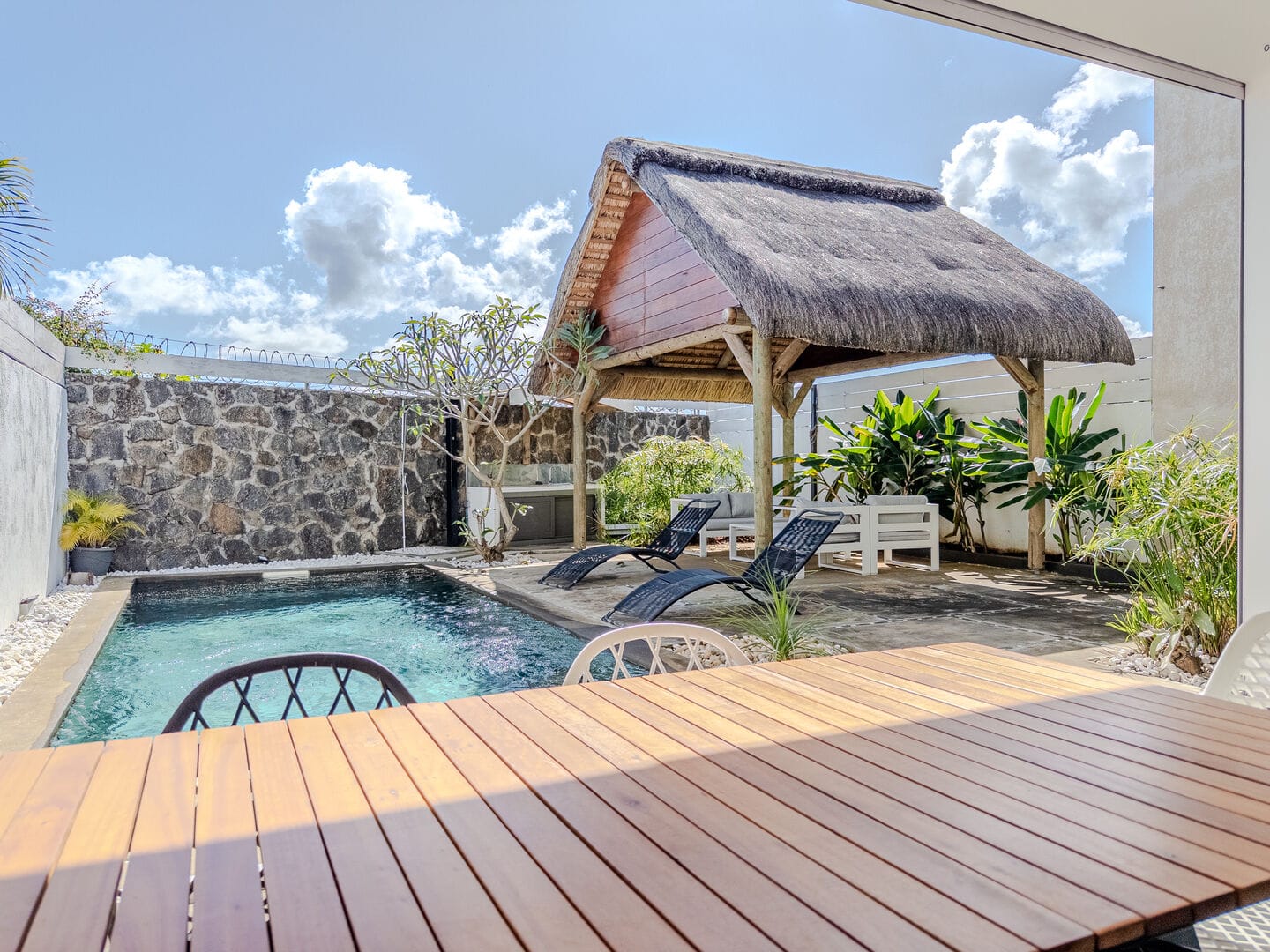 VILLA 3 CHAMBRES AVEC PISCINE À VENDRE – GRAND BAIE - Photo 2