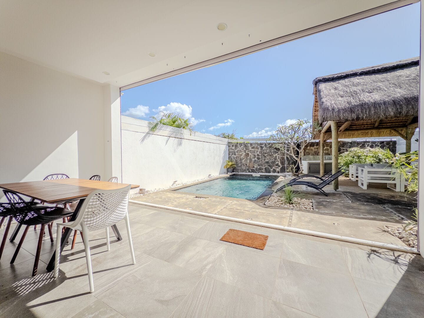 VILLA 3 CHAMBRES AVEC PISCINE À VENDRE – GRAND BAIE - Photo 3