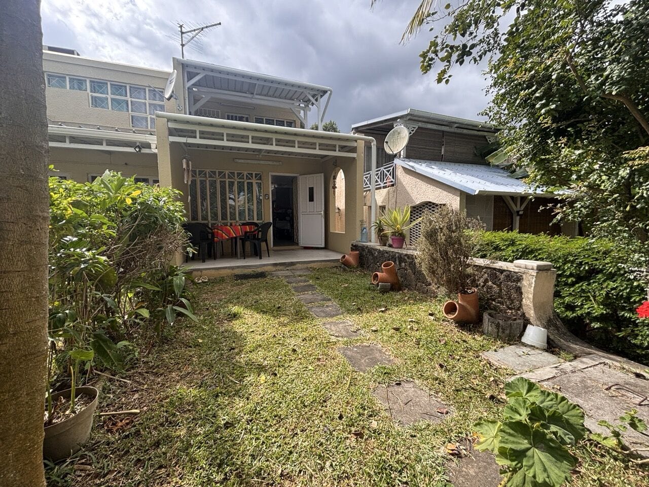 CHARMANT DUPLEX EN RESIDENCE SECURISEE AVEC PISCINE & TENNIS - GRAND BAIE - Photo 3