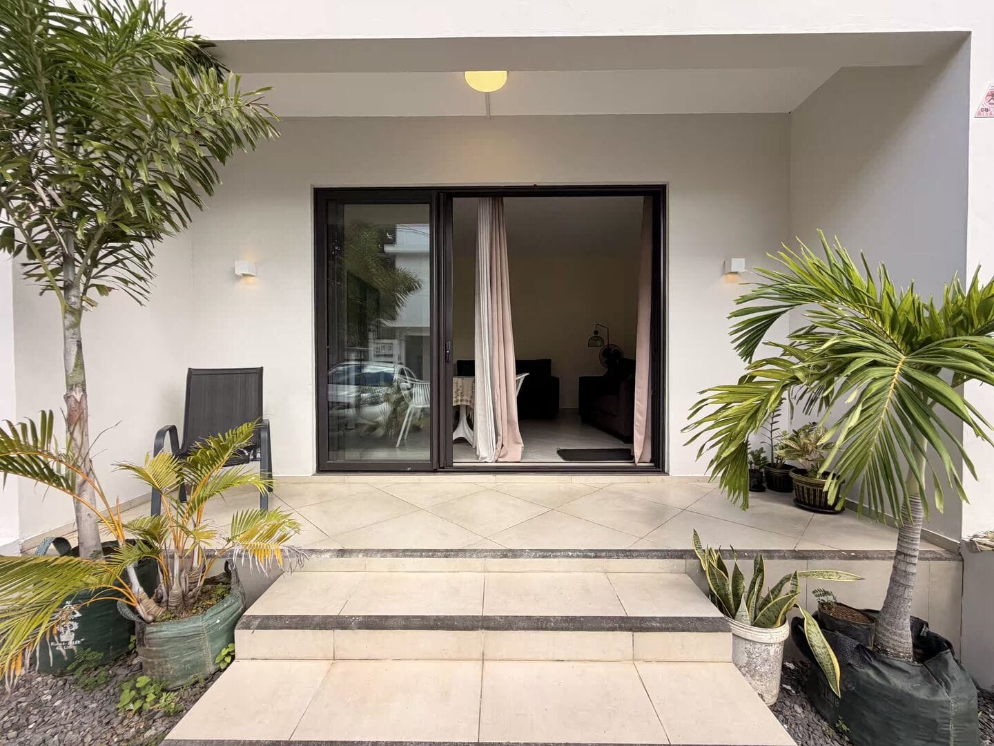Studio 1 chambre à louer – Grand Baie, à proximité immédiate de Super U - Photo principale