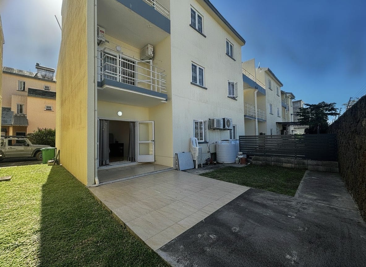 DUPLEX 3 CHAMBRES ENTIÈREMENT CLIMATISÉ DANS RÉSIDENCE SÉCURISÉE AVEC PISCINE – GRAND BAIE - Photo 3