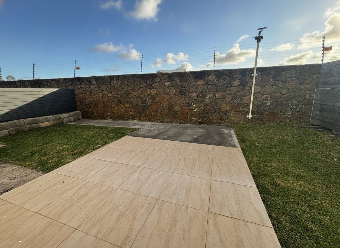 DUPLEX 3 CHAMBRES ENTIÈREMENT CLIMATISÉ DANS RÉSIDENCE SÉCURISÉE AVEC PISCINE – GRAND BAIE - Photo 4