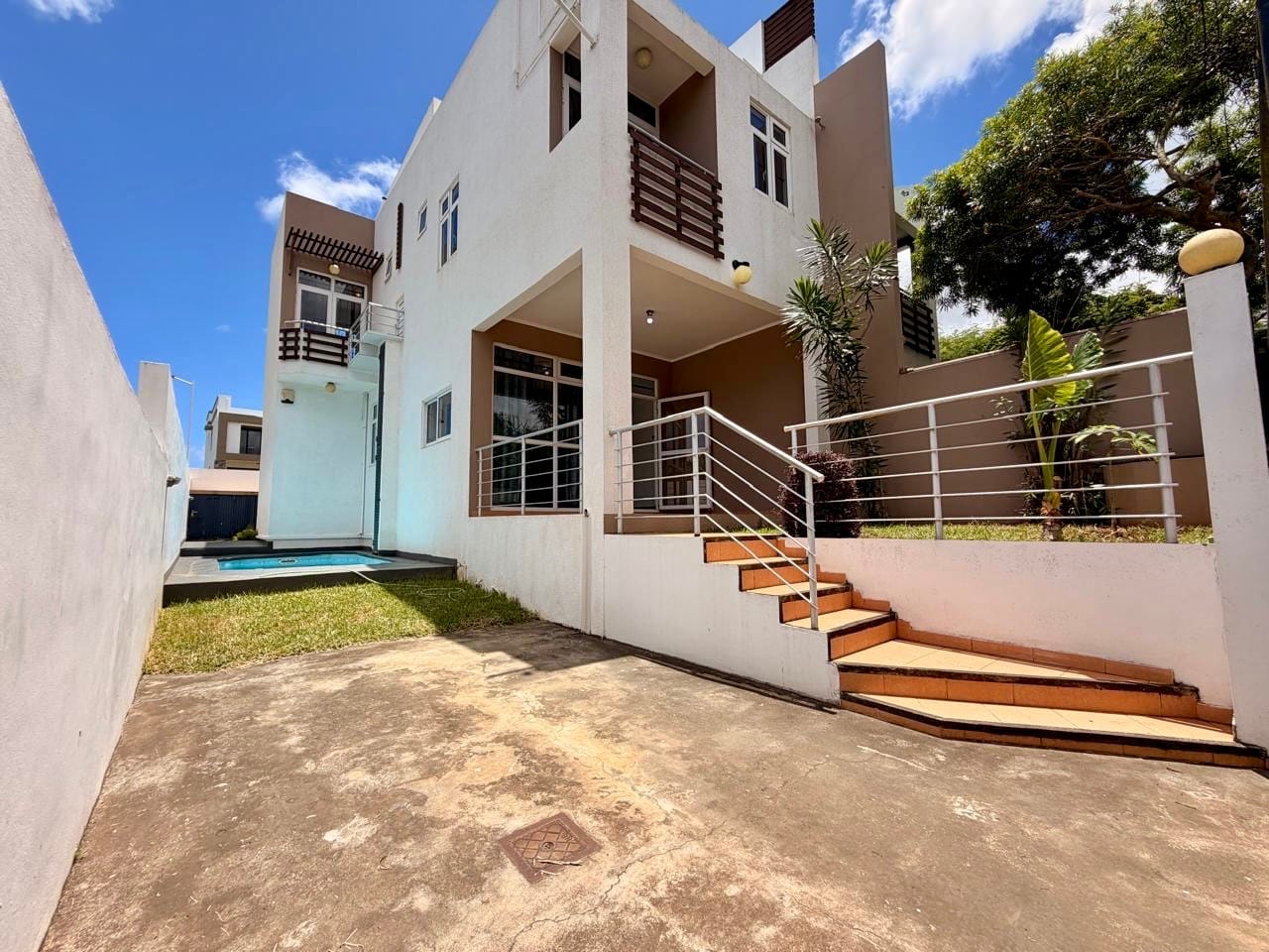 À louer – Duplex avec jardin et piscine privée à Grand Baie