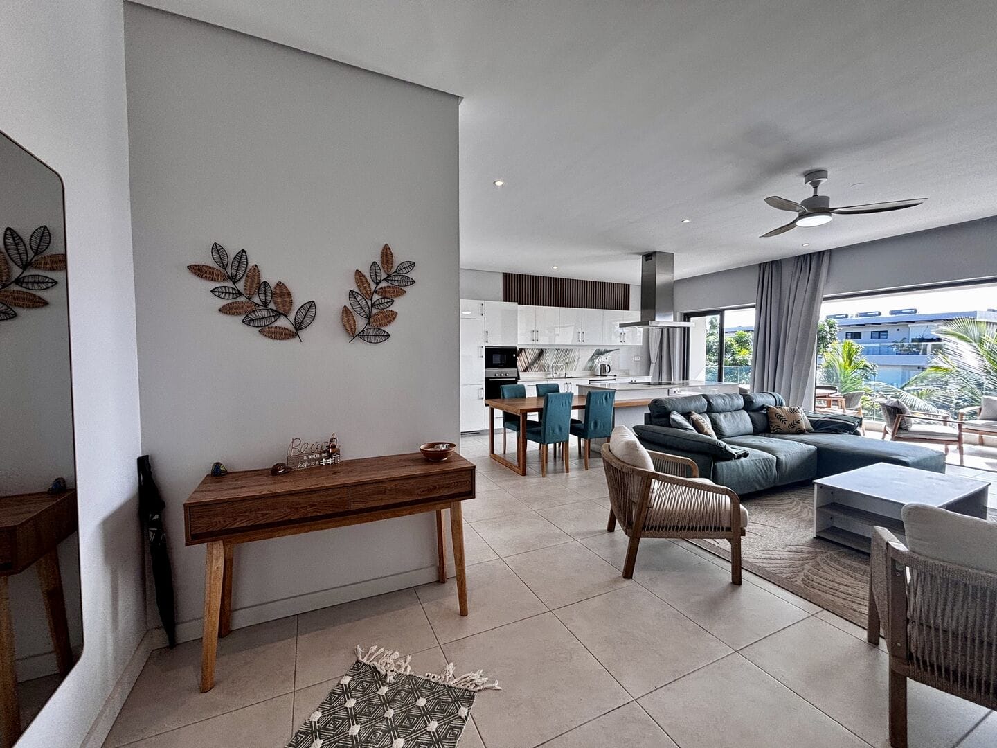 APPARTEMENT DE STANDING AVEC VUE SUR LE COIN DE MIRE – LA POINTE LUXURY APARTMENTS, POINTE AUX CANONNIERS - Photo 2