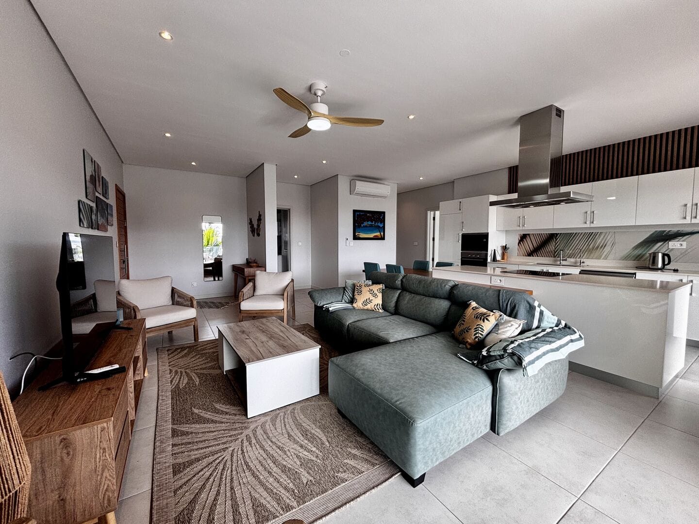 APPARTEMENT DE STANDING AVEC VUE SUR LE COIN DE MIRE – LA POINTE LUXURY APARTMENTS, POINTE AUX CANONNIERS - Photo 5