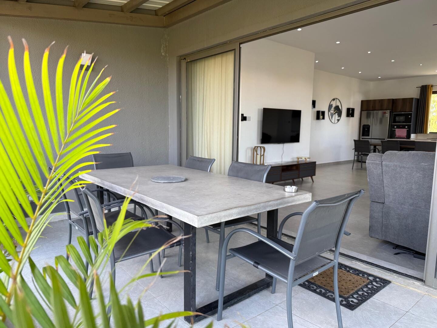 À vendre – Penthouse moderne avec rooftop et piscine privée à Péreybère - Photo 2