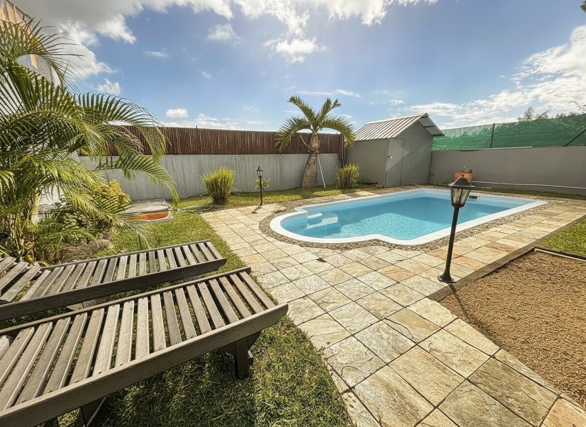 VILLA 3 CHAMBRES AVEC PISCINE, GARAGE ET BEAUX VOLUMES – PÉREYBÈRE - Photo 2