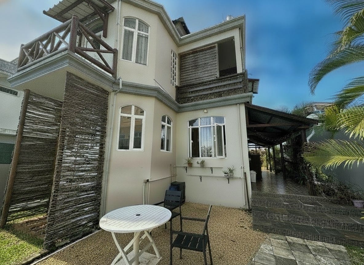 VILLA 3 CHAMBRES AVEC PISCINE, GARAGE ET BEAUX VOLUMES – PÉREYBÈRE - Photo 5