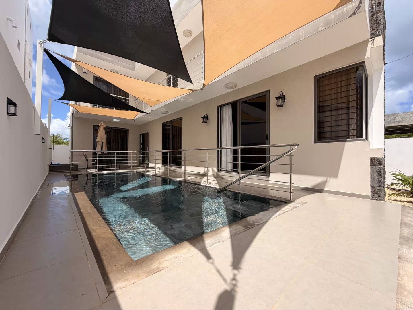 VILLA NEUVE 4 CHAMBRES AVEC PISCINE À LOUER – POINTE AUX PIMENTS - Photo 3