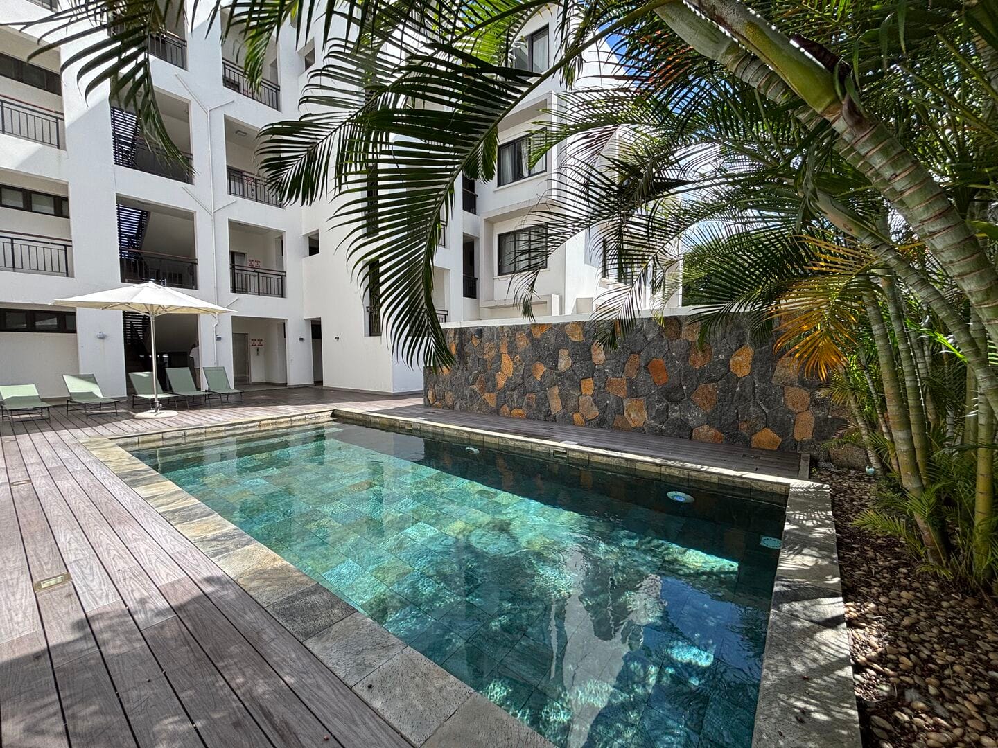 Appartement 3 chambres avec piscine à 5 minutes de la plage – Mont Choisy - Photo 2