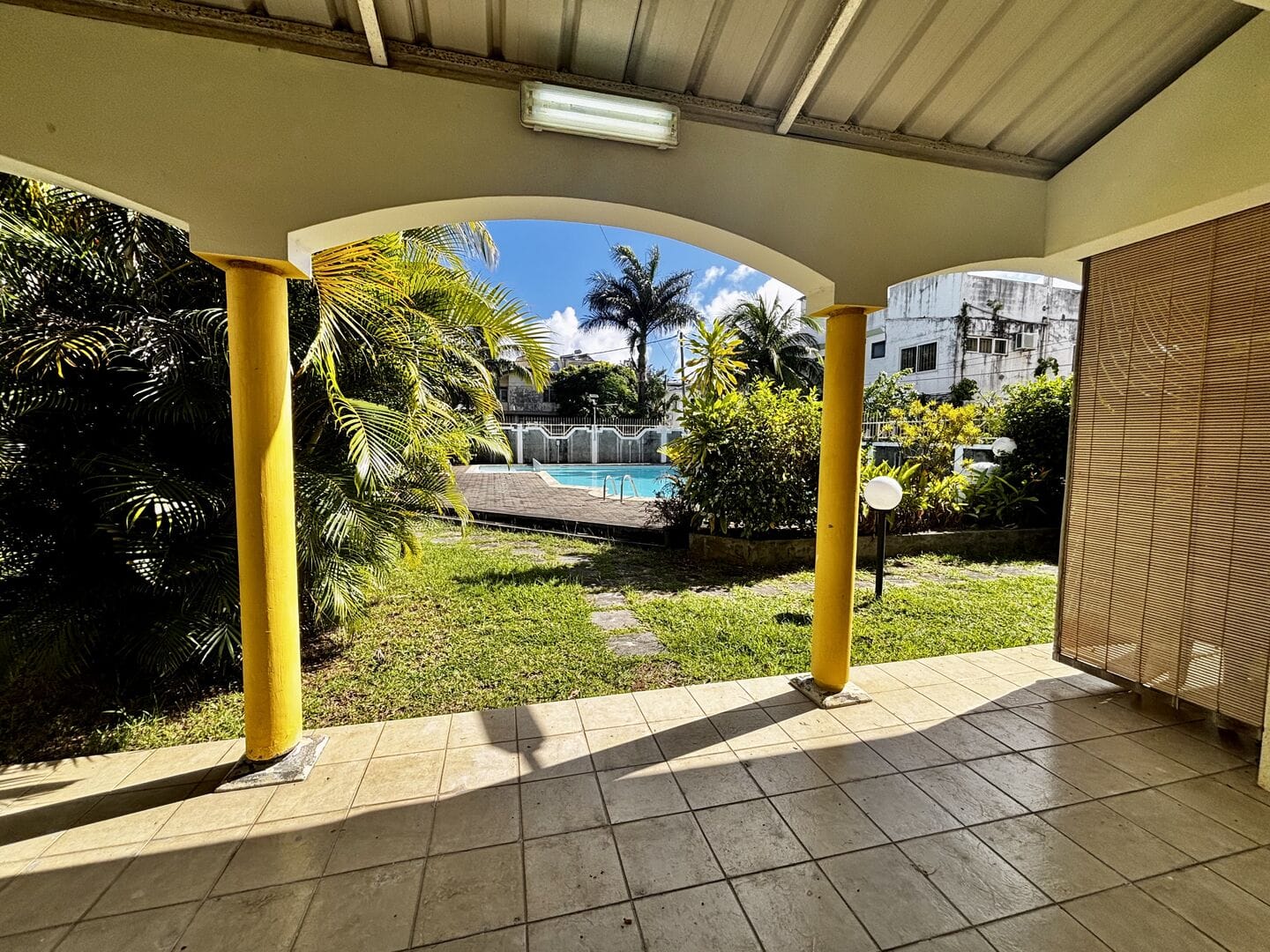 Duplex de charme avec terrasse et piscine dans une résidence intimiste – Péreybère - Photo 3
