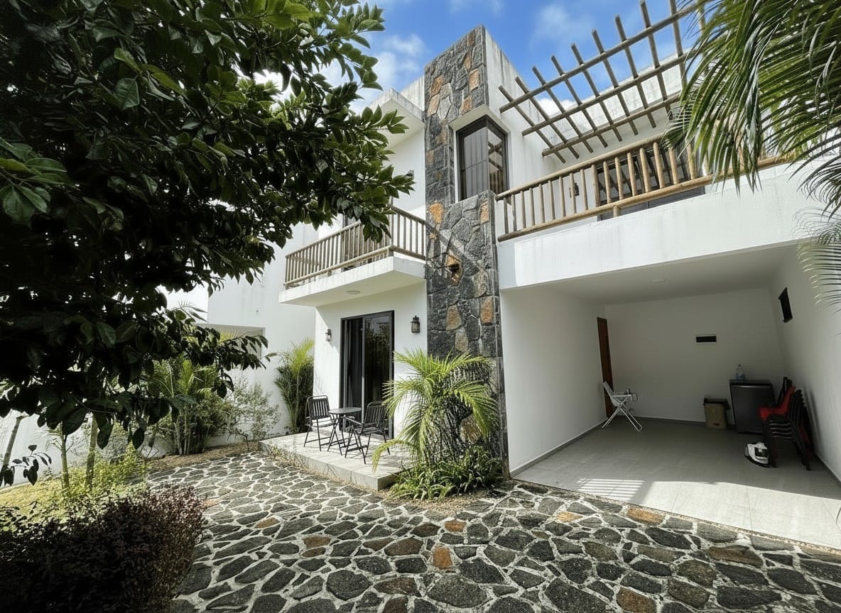 VILLA RECENTE AVEC PISCINE & ROOFTOP – VERITABLE OPPORTUNITE À TROU AUX BICHES - Photo 4
