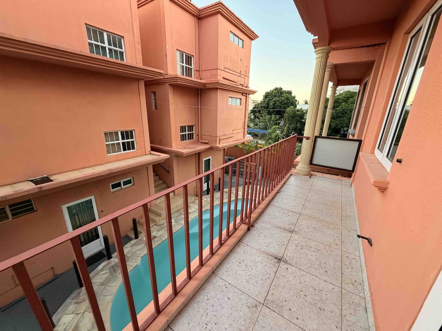 Duplex 2 chambres à louer à 3 minutes de la plage – Trou aux Biches - Photo 2