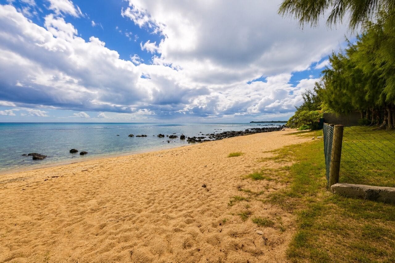 Maison non meublée 4 chambres avec accès direct à la plage – À louer à Tamarin - Photo 3