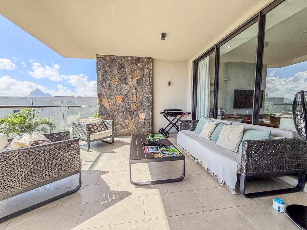 APPARTEMENT DE PRESTIGE 3 CHAMBRES AVEC VUE MER & MONTAGNE – TAMARIN - Photo 3