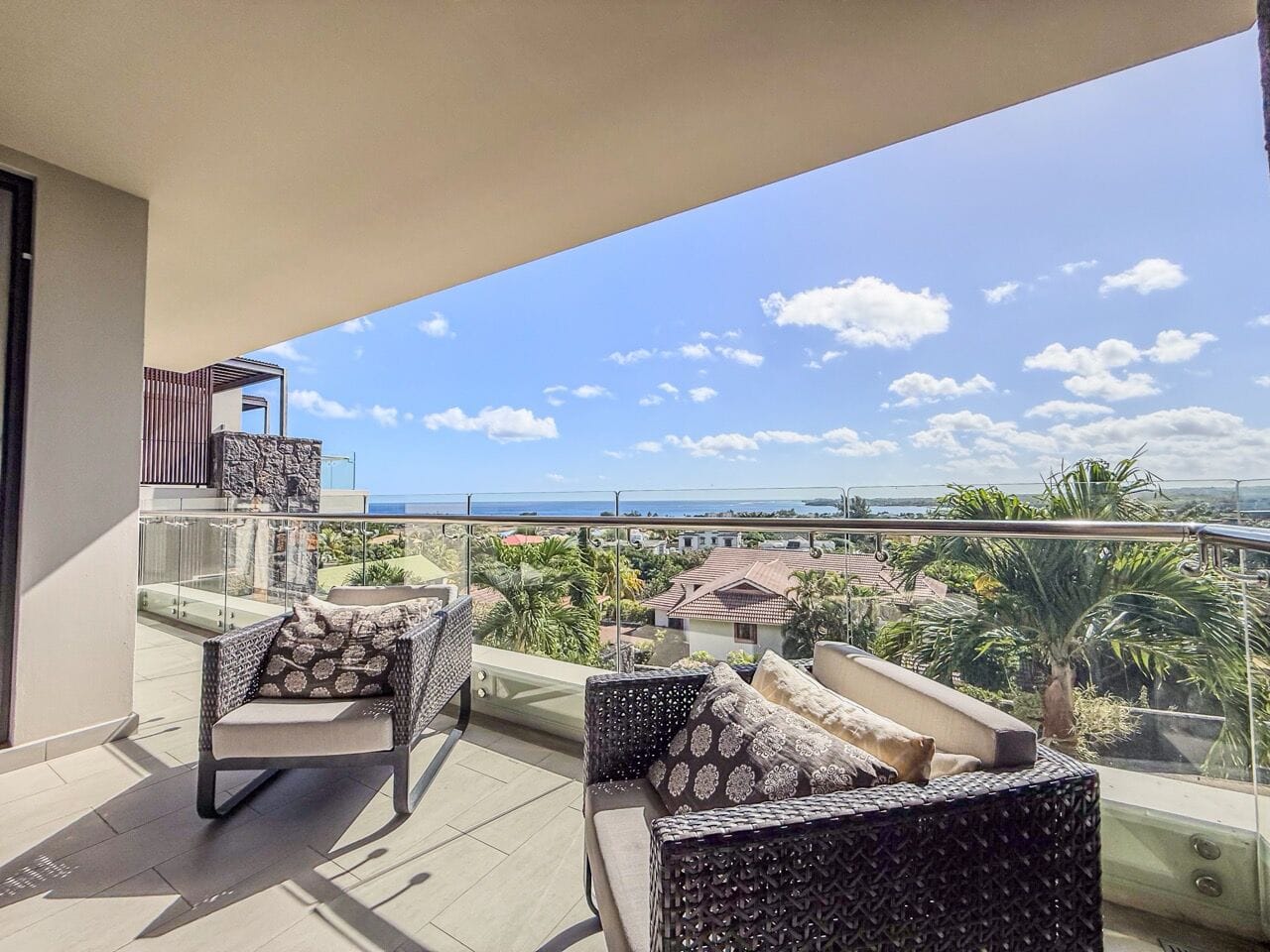 APPARTEMENT DE PRESTIGE 3 CHAMBRES AVEC VUE MER & MONTAGNE – TAMARIN