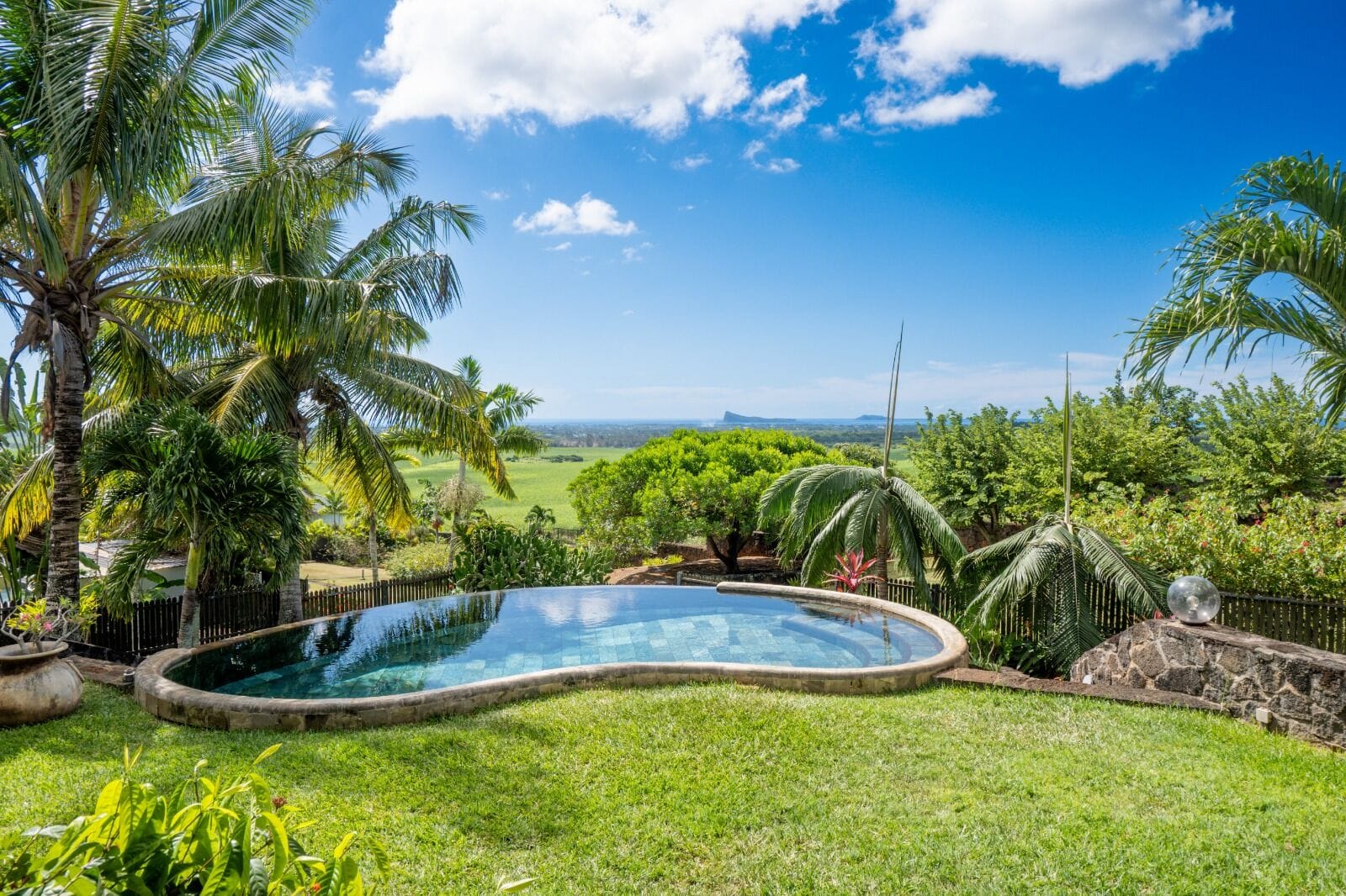 VILLA D’EXCEPTION AVEC VUE PANORAMIQUE SUR LES ÎLES DU NORD – DOMAINE DE BELLE VUE - Photo 2