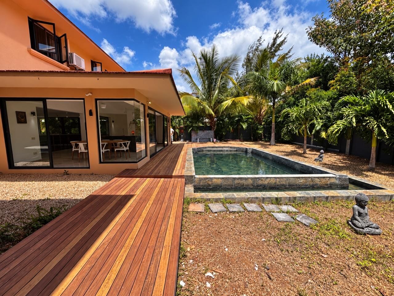 Superbe villa 6 chambres avec piscine et jardin sans vis-à-vis – Bain Bœuf - Photo 1