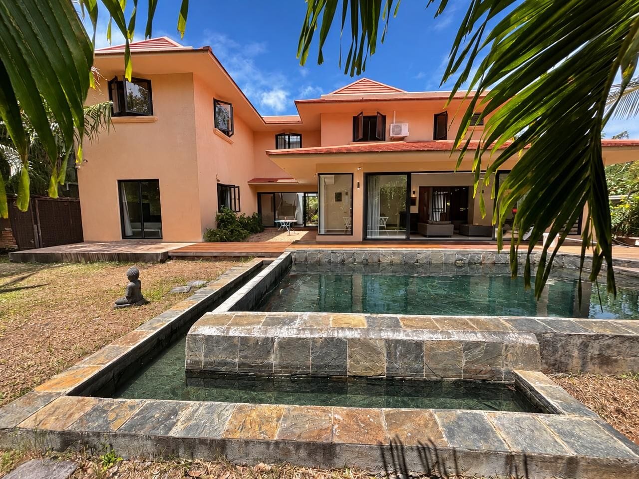 Superbe villa 6 chambres avec piscine et jardin sans vis-à-vis – Bain Bœuf - Photo 2