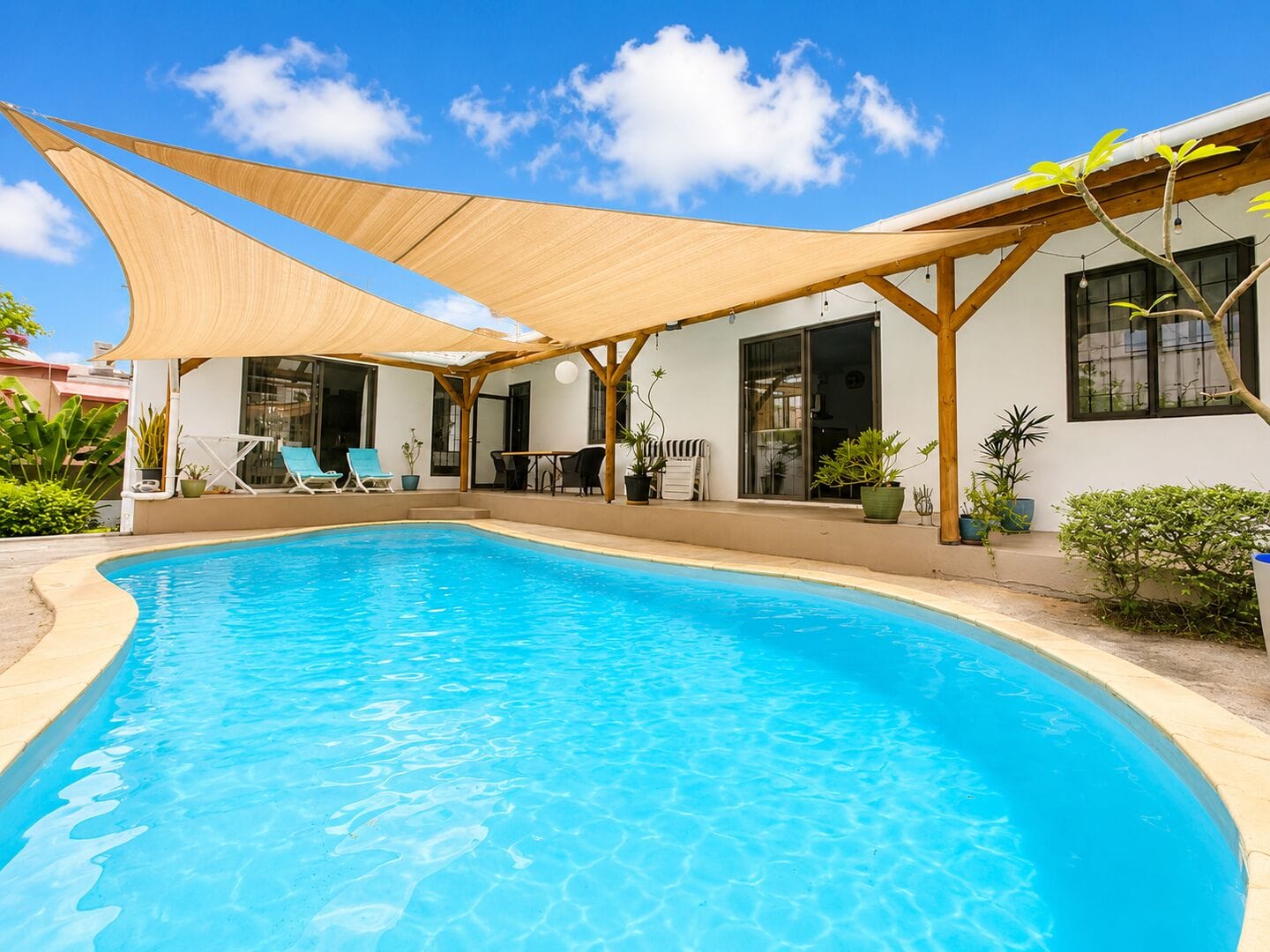 3-Bedroom Detached Villa with Pool for Rent in Flic-en-Flac