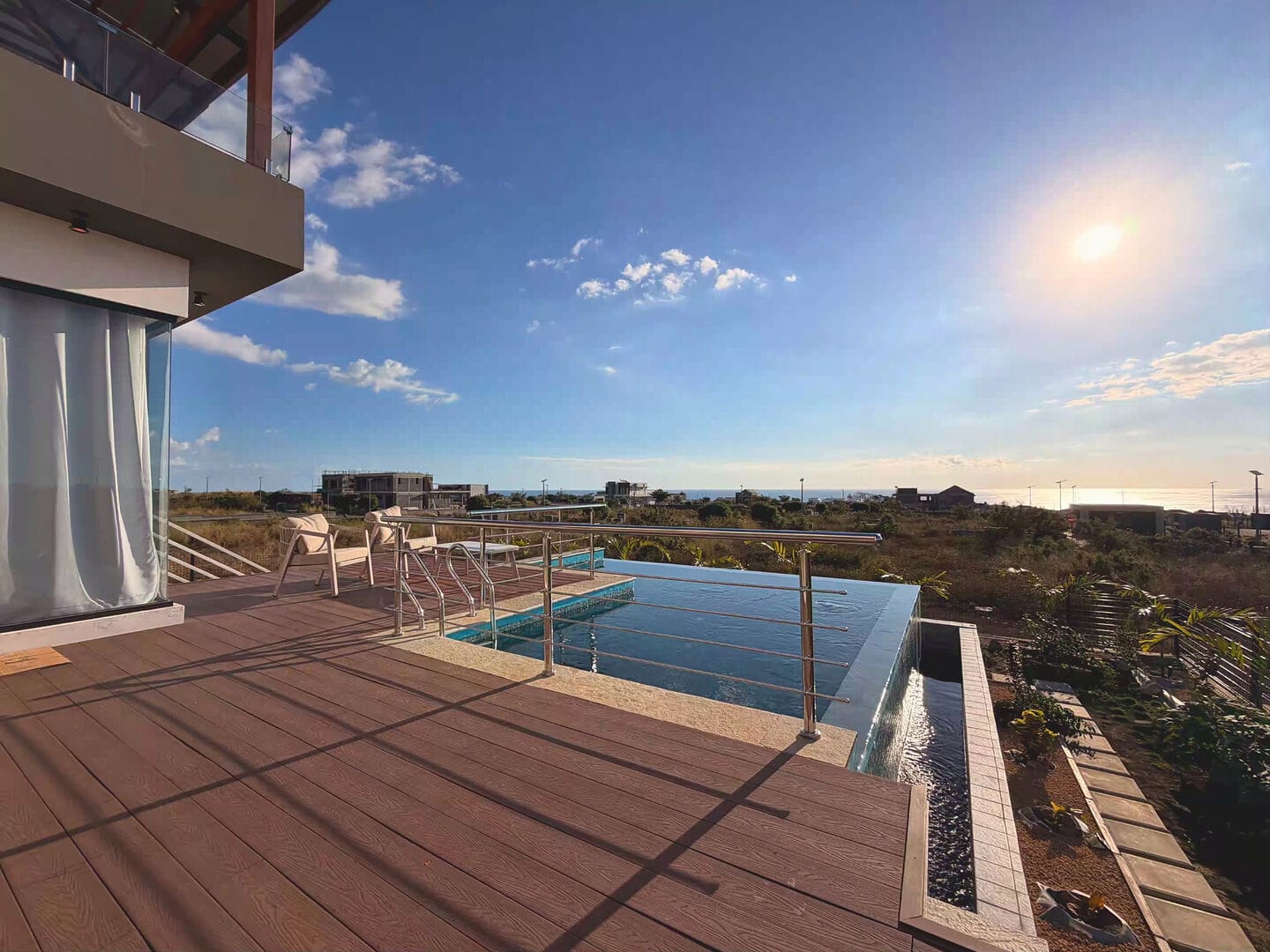 Stunning Brand-New 5-Bedroom Villa with Infinity Pool and Ocean Views – Ocean Side, Flic-en-Flac - Photo 2