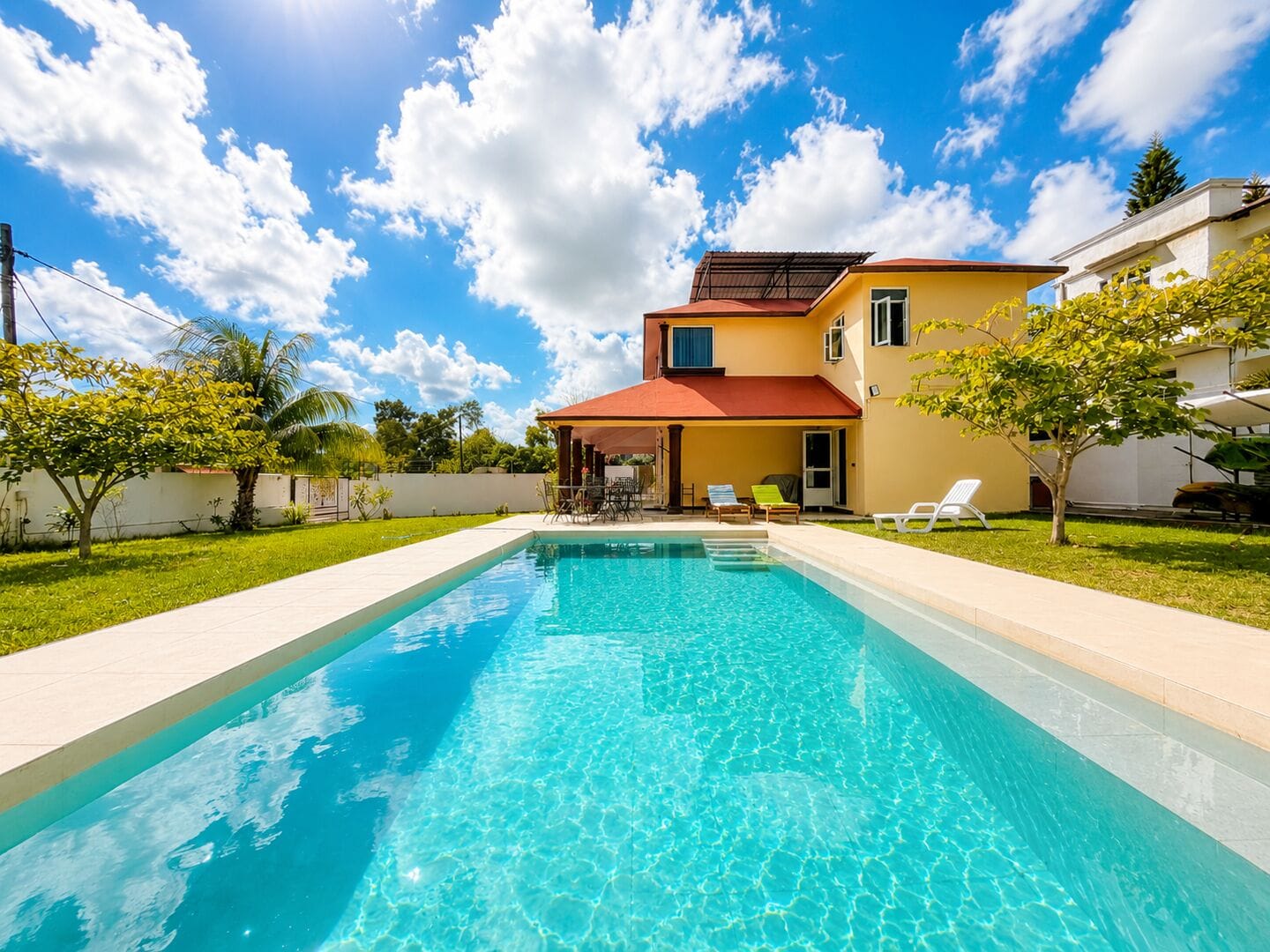 Stunning 3-Bedroom Villa with Large Garden and Pool for Rent in La Gaulette - Photo 1
