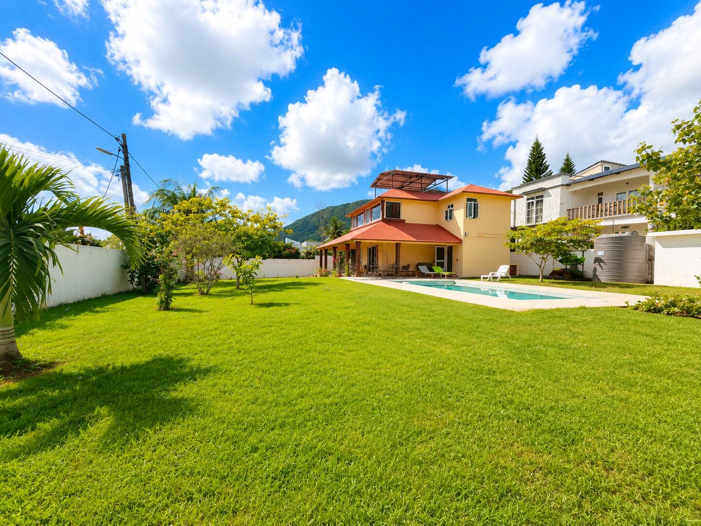 Stunning 3-Bedroom Villa with Large Garden and Pool for Rent in La Gaulette - Photo 2