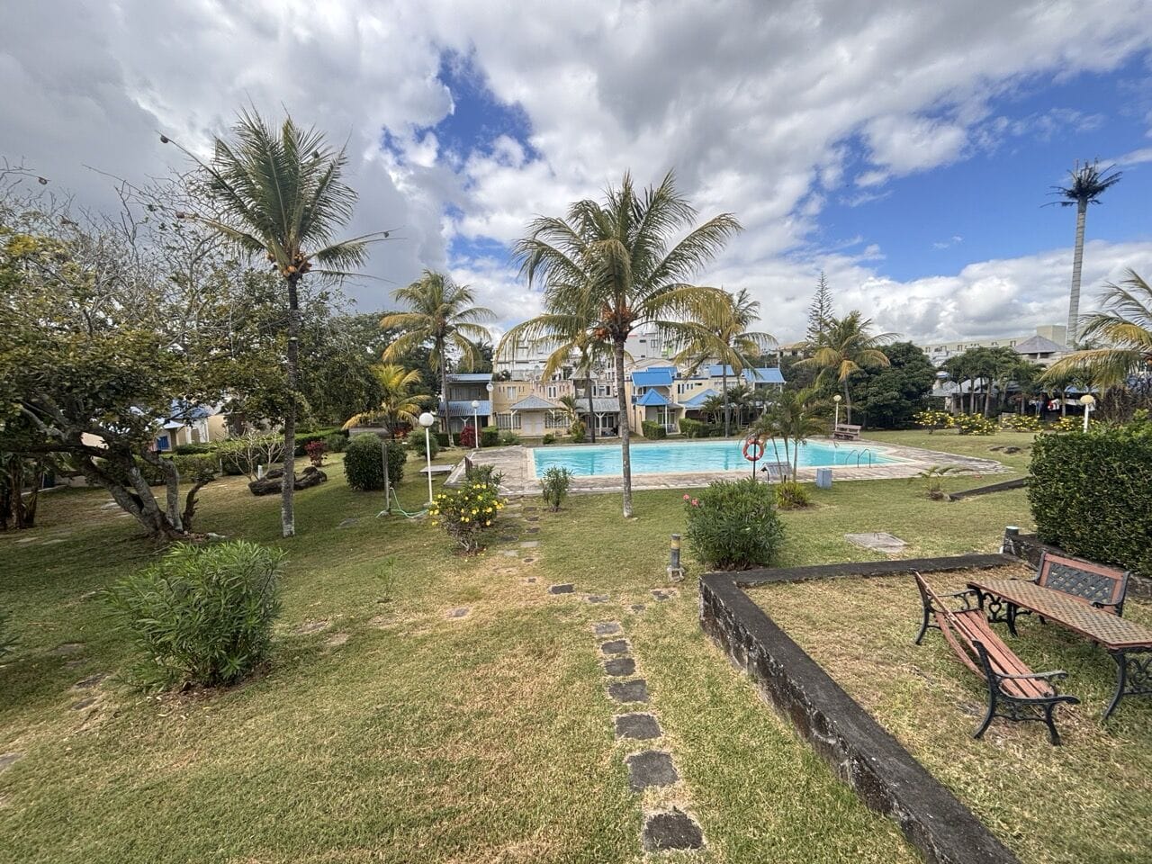 CHARMING DUPLEX IN A SECURE RESIDENCE WITH SWIMMING POOL & TENNIS COURT - GRAND BAIE - Photo 2