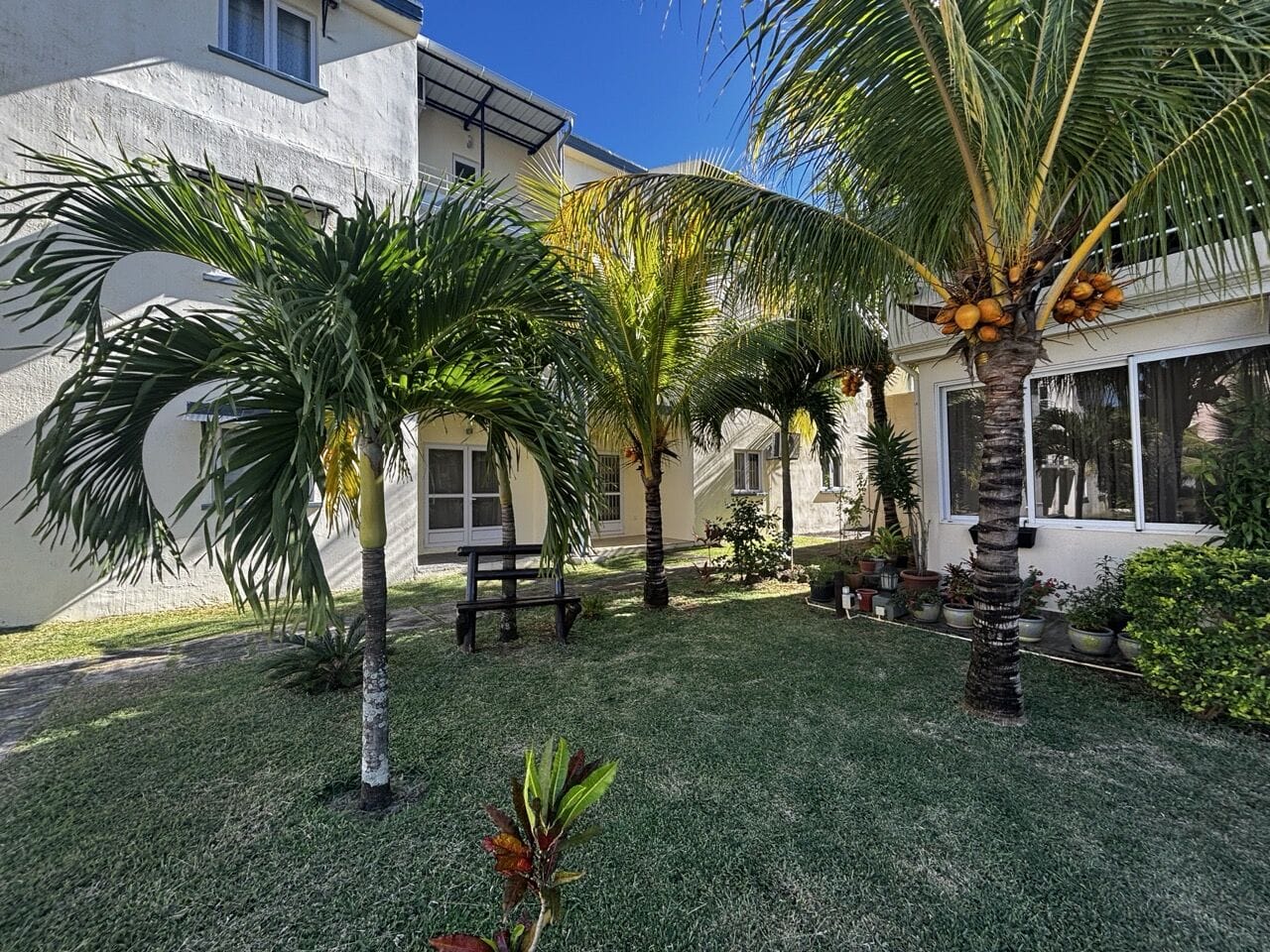 FULLY AIR-CONDITIONED 3-BEDROOM DUPLEX IN A SECURE RESIDENCE WITH SWIMMING POOL – GRAND BAIE - Photo 1