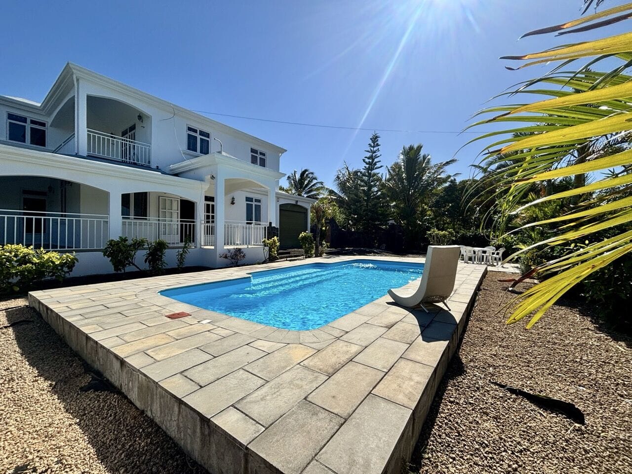 VILLA FAMILIALE 4 CHAMBRES AVEC PISCINE ET JARDIN – GRAND GAUBE