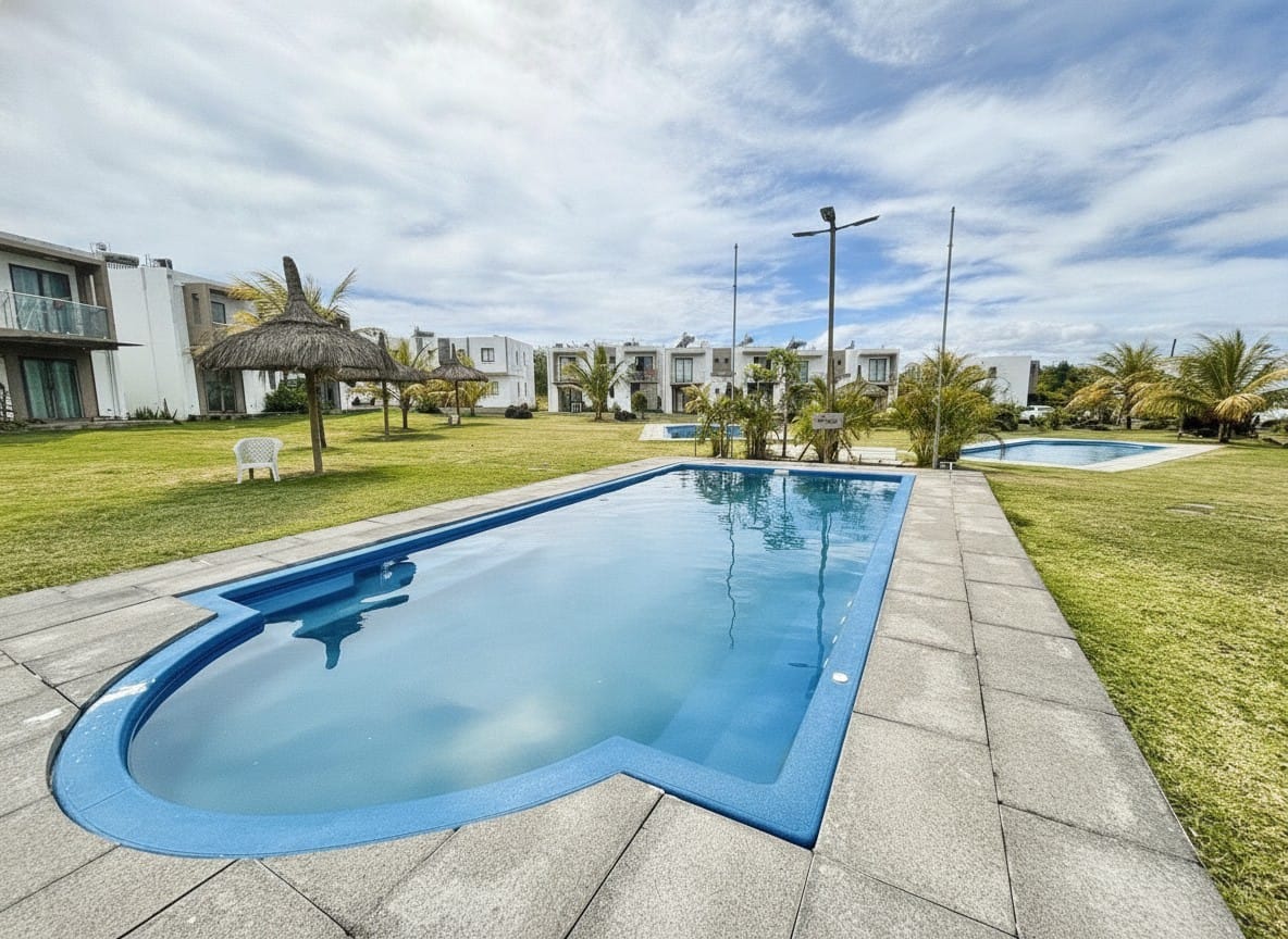 DUPLEX 2 CHAMBRES OUVERT SUR JARDIN ET PISCINES – GREEN VILLAGE, GOODLANDS - Photo 2