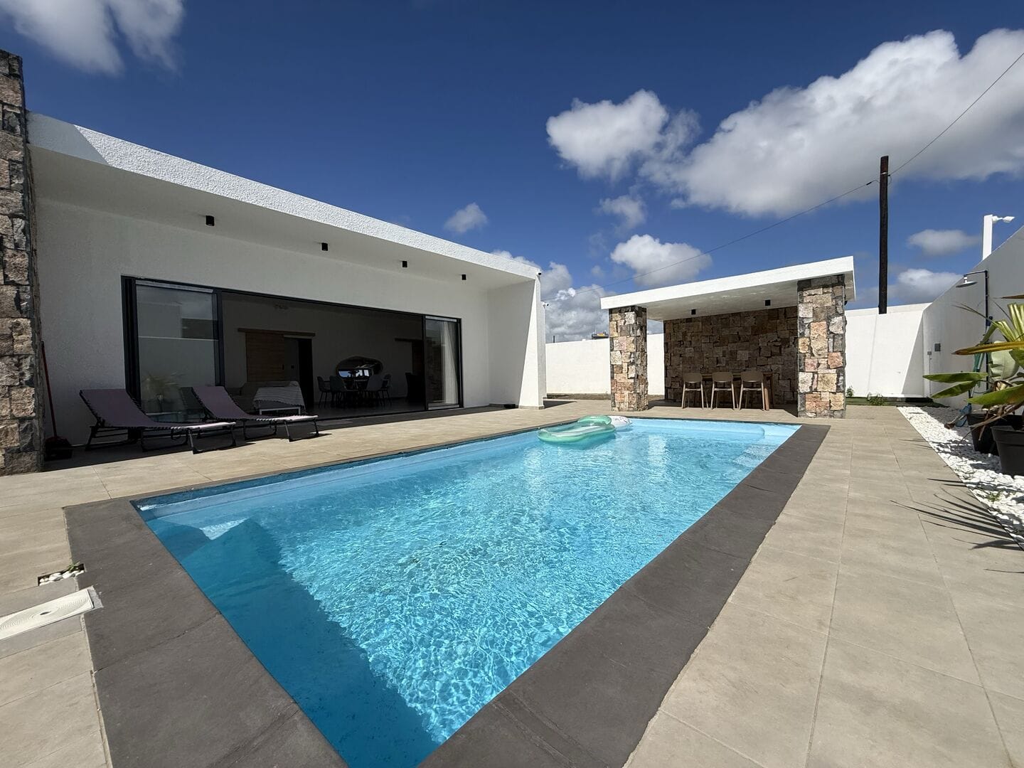 BRAND-NEW SINGLE-STOREY 3-BEDROOM VILLA WITH PRIVATE POOL – SOTTISE ROAD, GRAND BAIE - Photo 2