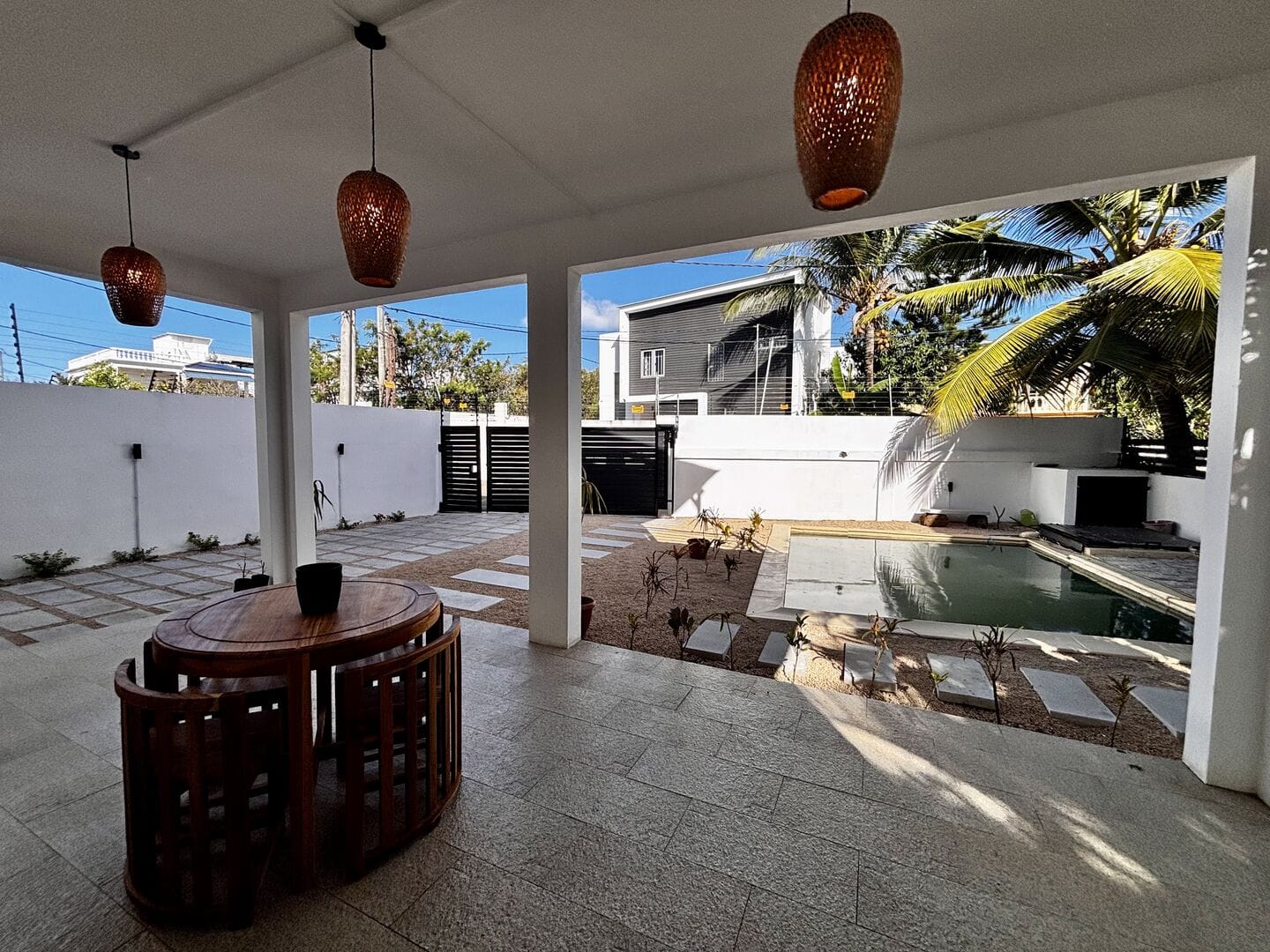 BRAND-NEW 3-BEDROOM EN-SUITE VILLA WITH PRIVATE POOL – PEREYBÈRE - Photo 2