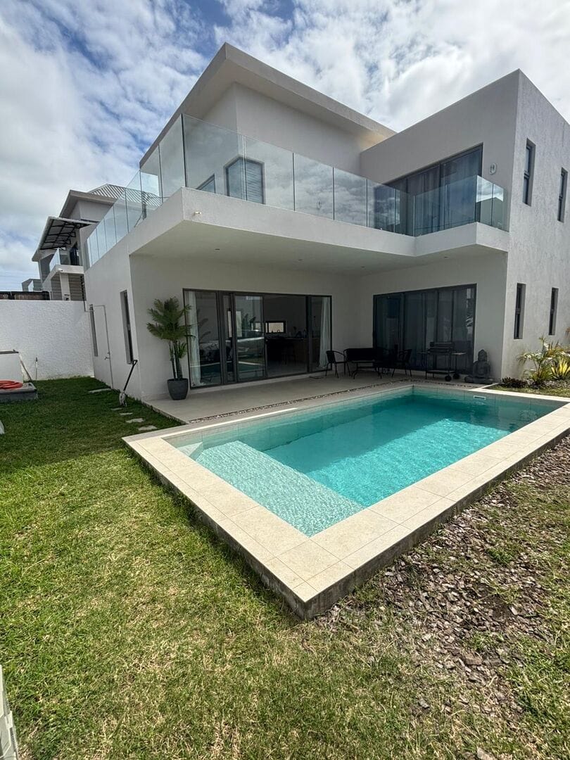 CONTEMPORARY VILLA WITH 3 EN-SUITE BEDROOMS AND A PRIVATE SWIMMING POOL – PÉREYBÈRE - Photo 2
