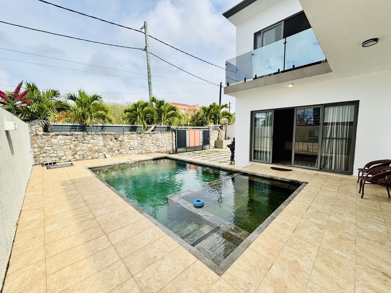 VILLA 4 CHAMBRES + ESPACES POLYVALENTS ET PISCINE – MONT CHOISY