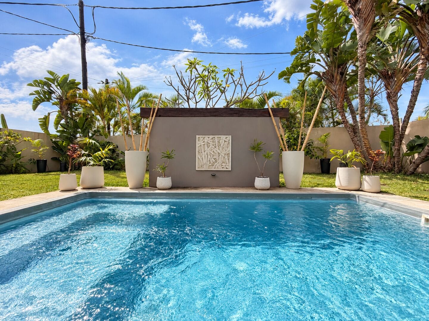 Stunning Renovated 3-Bedroom Ensuite Villa with Private Pool – Pereybere - Photo 1