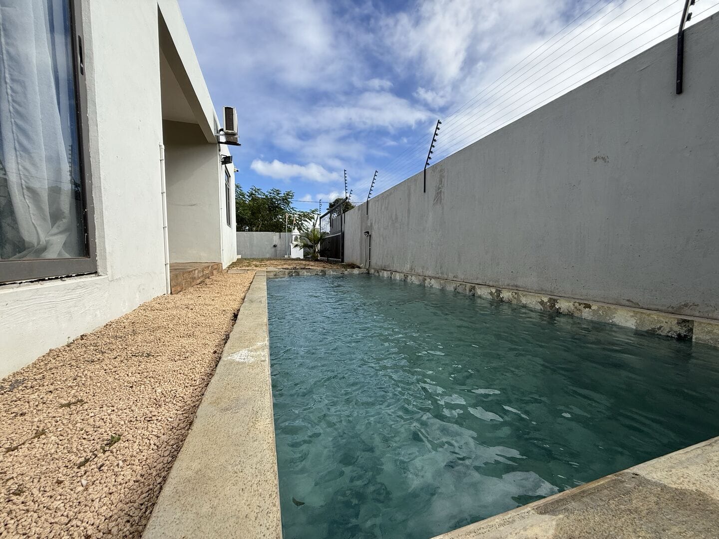 3-BEDROOM VILLA WITH PRIVATE POOL – POINTE AUX PIMENTS - Photo 2