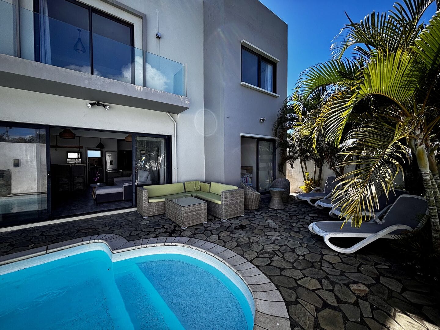 VILLA 4 CHAMBRES AVEC PISCINE ET JARDIN – GRAND GAUBE - Photo 1