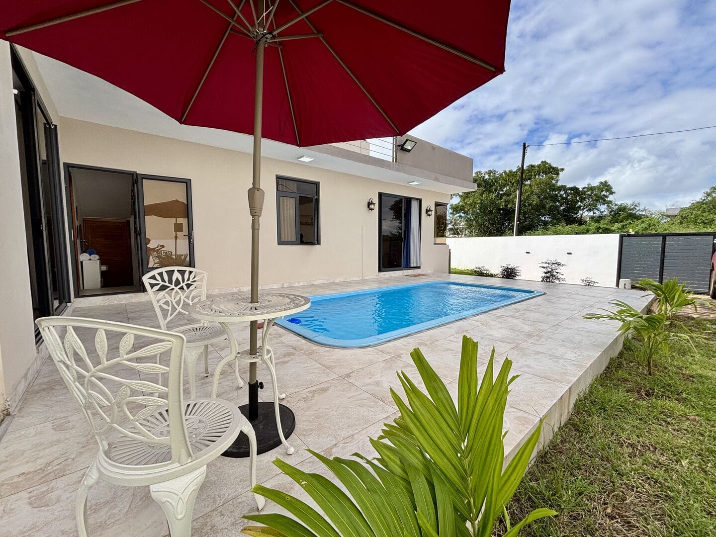Villa 4 chambres en suite avec piscine et jardin – Grand Baie - Photo 2