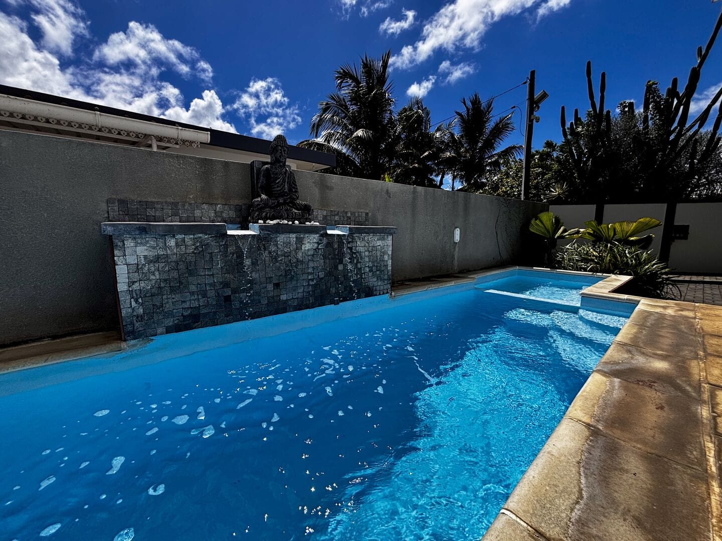Appartement 2 chambres avec piscine dans un environnement verdoyant – Pointe aux Canonniers