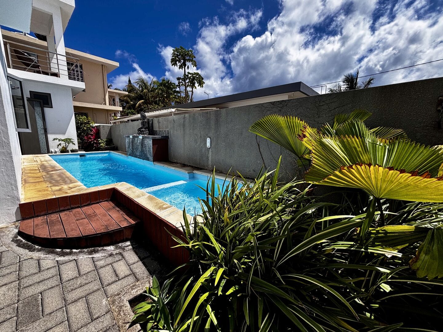 Appartement 2 chambres avec piscine dans un environnement verdoyant – Pointe aux Canonniers - Photo 2