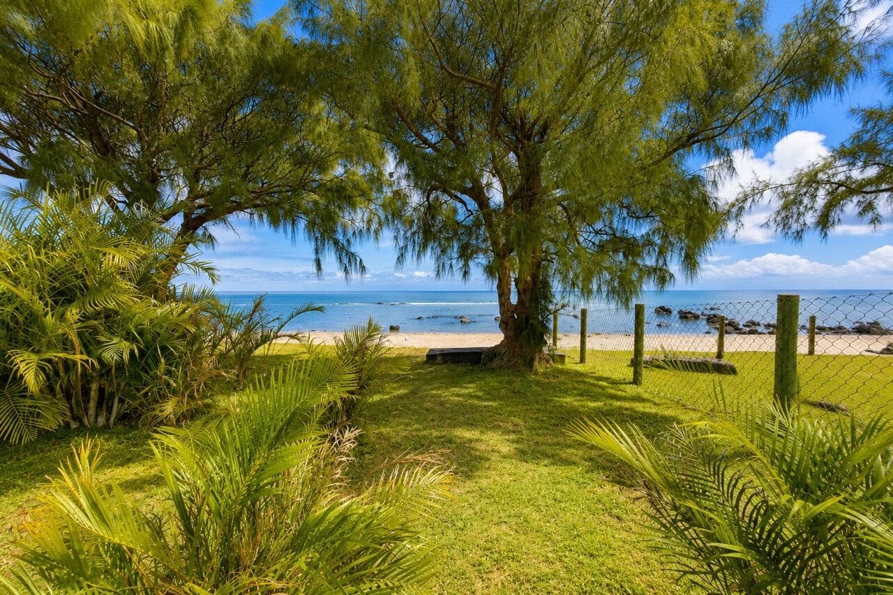 Unfurnished 4-Bedroom Beach Access Villa for Rent in Tamarin